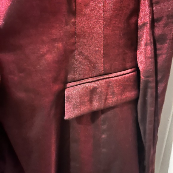 Rock & Republic- size 14- red metallic ‘Baroque’ fitted jacket. NWT. - Picture 4 of 5